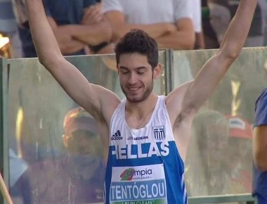 Με μαύρη κορδέλα στην φανέλα του αγωνίστηκε ο Τεντόγλου- Για τα θύματα της φωτιάς στο Μάτι (φωτο)